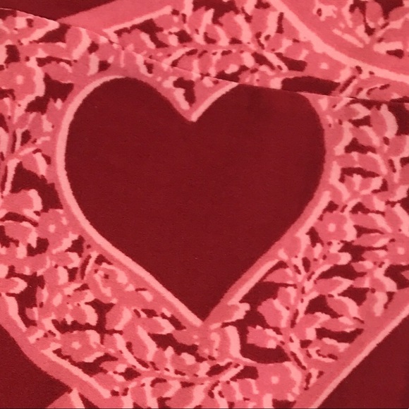 LuLaRoe One Size. Valentine Leggings BRAND NEW W/TAG Hearts - Picture 2 of 4